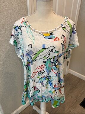 Women's White Abstract Print Short Sleeve Top